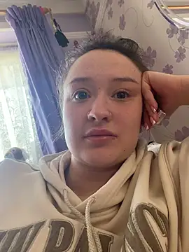 LilyLuck  online show from February 25, 2026, 2:06 pm