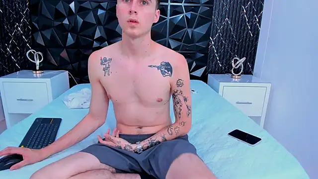 Snapshot of SpaceBoy1 chatting on February 14, 2026, 8:53 pm SpaceBoy1 online show from February 14, 2026, 8:53 pm