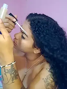 Snapshot of Fresa235 chatting on December 20, 2025, 12:35 am Fresa235 online show from December 20, 2025, 12:35 am