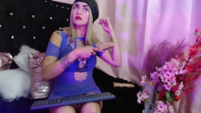 Snapshot of Ambar_Rouxee chatting on January 14, 2026, 8:56 pm Ambar Rouxee online show from January 14, 2026, 8:56 pm