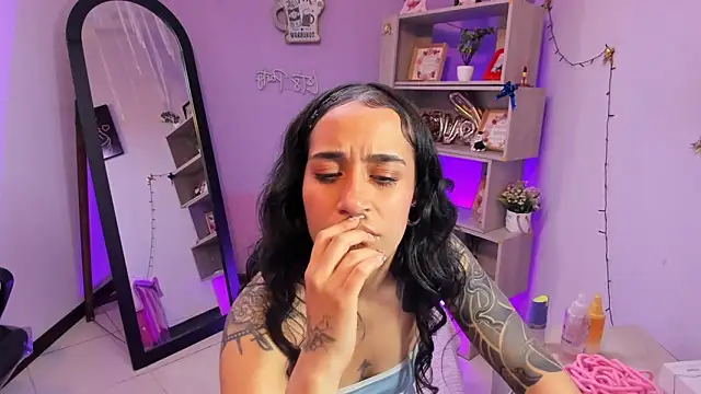 Snapshot of StaceyLeee chatting on February 13, 2026, 7:58 pm StaceyLeee online show from February 13, 2026, 7:58 pm