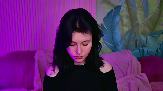 Snapshot of Milana_Cold chatting on January 14, 2026, 8:45 pm Milana Cold online show from January 14, 2026, 8:45 pm