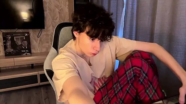 Snapshot of Eddy_Blare chatting on December 22, 2025, 7:52 am Eddy Blare online show from December 22, 2025, 7:52 am