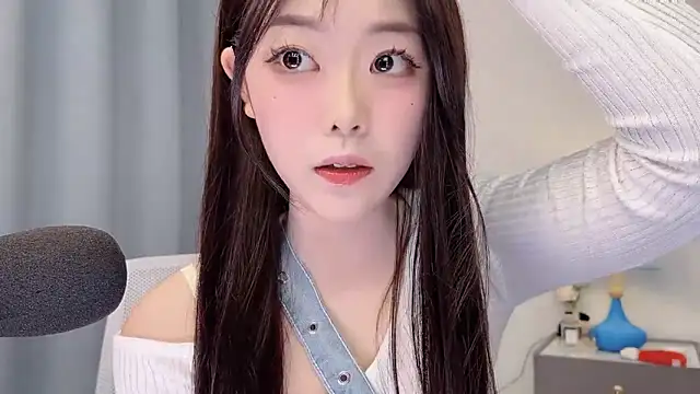 smalldaisy online show from April 2, 2026, 2:41 am