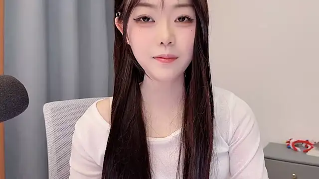 smalldaisy online show from March 27, 2026, 2:42 am