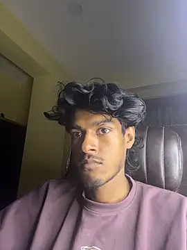 Snapshot of tooexpensive chatting on February 3, 2026, 7:19 pm tooexpensive online show from February 3, 2026, 7:19 pm