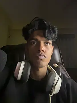 Snapshot of tooexpensive chatting on February 13, 2026, 5:35 pm tooexpensive online show from February 13, 2026, 5:35 pm