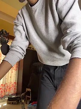 Snapshot of tooexpensive chatting on February 8, 2026, 4:32 am tooexpensive online show from February 8, 2026, 4:32 am