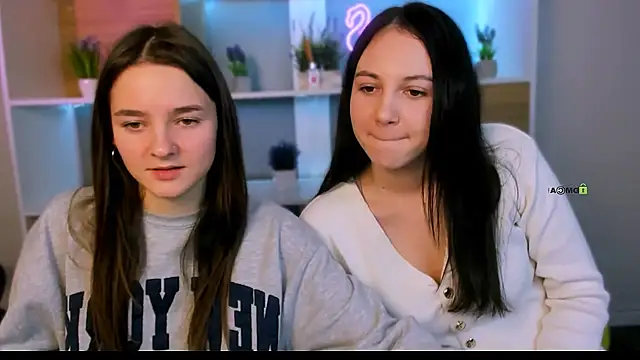 Snapshot of lole_ti chatting on January 10, 2026, 7:20 pm lole ti online show from January 10, 2026, 7:20 pm