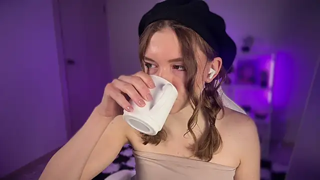 KellySunn online show from April 21, 2026, 8:10 am