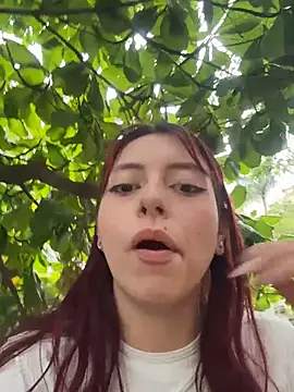 Snapshot of CamiTeaseX_ chatting on January 8, 2026, 10:27 pm CamiTeaseX online show from January 8, 2026, 10:27 pm