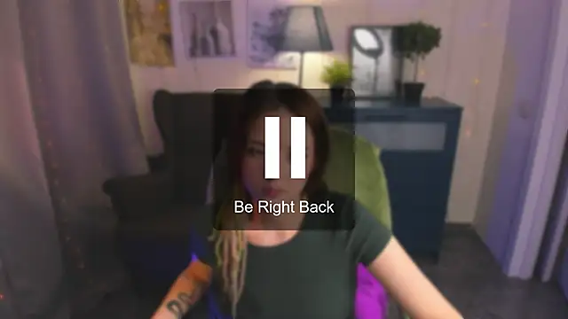 Snapshot of SarahShelby chatting on June 12, 2026, 10:35 am SarahShelby online show from June 12, 2026, 10:35 am