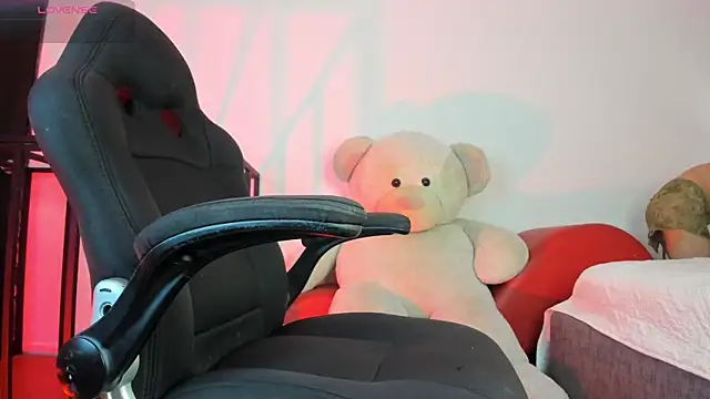 Charlotteinpole online show from February 13, 2026, 4:12 am