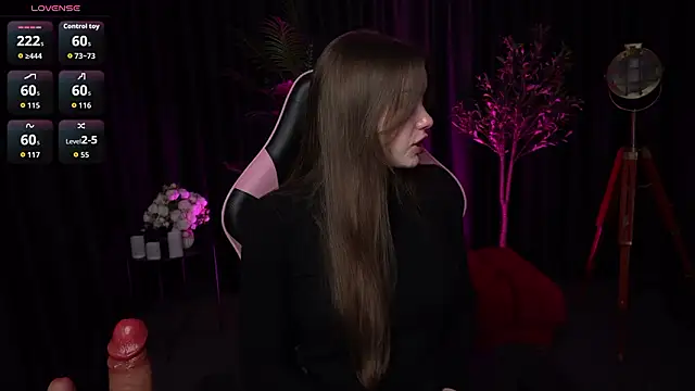 Velouraa online show from March 20, 2026, 10:44 pm