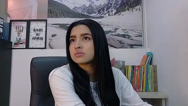 Emilyy05  online show from June 29, 2026, 1:12 am