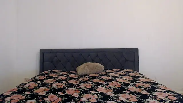 Snapshot of Stella_John chatting on September 23, 2025, 5:58 am Stella John online show from September 23, 2025, 5:58 am