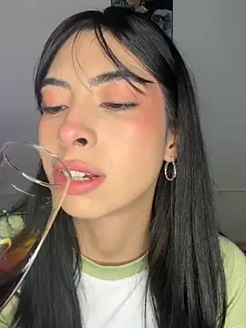 junorise23 online show from February 20, 2026, 4:42 am