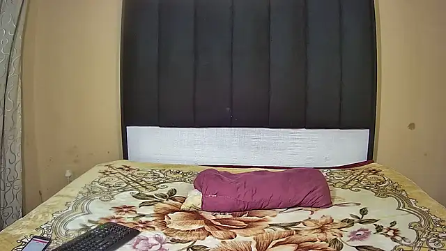 DesiredQueen27 online show from April 9, 2026, 4:14 am