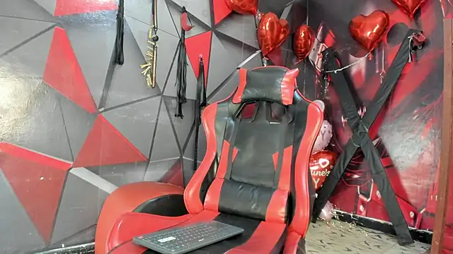 Victor LatinBoy online show from February 15, 2026, 7:57 pm