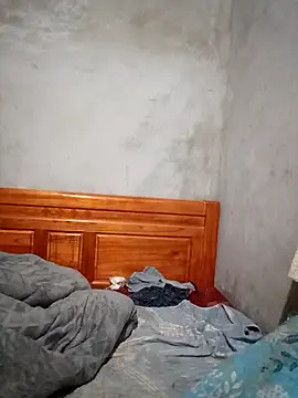 Snapshot of boiboi001 chatting on February 13, 2026, 11:43 am boiboi001 online show from February 13, 2026, 11:43 am