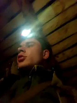 Snapshot of Nemon chatting on December 21, 2025, 7:04 pm Nemon online show from December 21, 2025, 7:04 pm