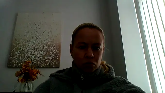 jennyblondeuk online show from March 15, 2026, 1:18 pm