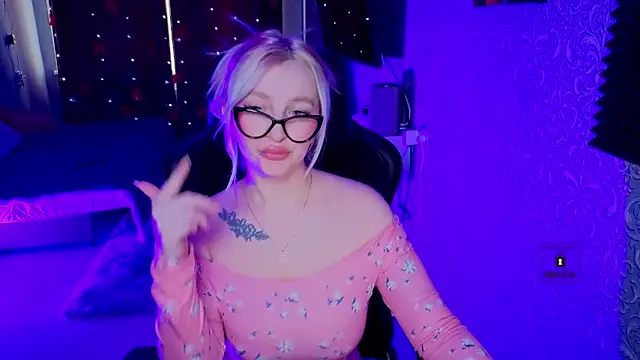 Eva Vibe  online show from March 21, 2026, 8:15 am