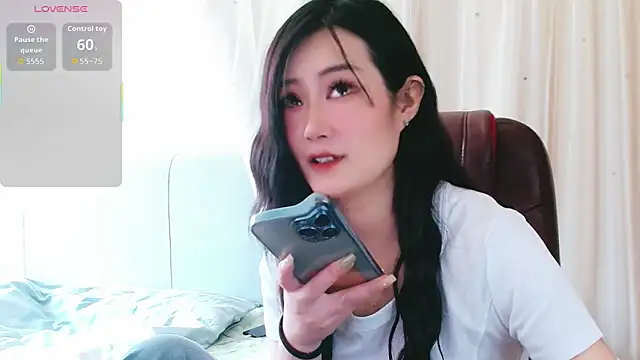 lucynan online show from April 17, 2026, 8:39 am