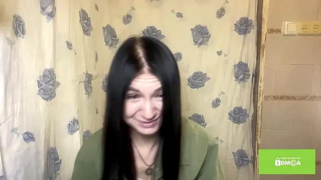 EstherKiester online show from January 13, 2026, 9:41 pm