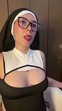 Snapshot of EmmaInPink chatting on February 21, 2026, 5:59 pm EmmaInPink online show from February 21, 2026, 5:59 pm