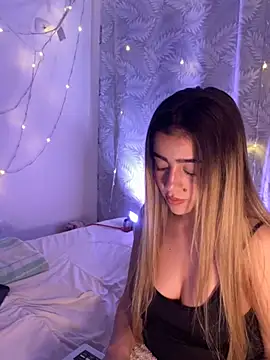 Snapshot of cute_emmma chatting on January 18, 2026, 4:38 am cute emmma online show from January 18, 2026, 4:38 am