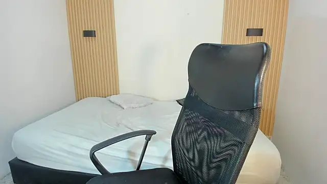 CelesteMoon5 online show from January 14, 2026, 9:29 pm