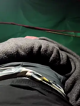 Snapshot of Hot2602 chatting on December 21, 2025, 1:24 pm Hot2602 online show from December 21, 2025, 1:24 pm