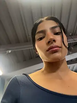 Snapshot of Ema_Rose_ chatting on June 5, 2026, 5:40 pm Ema Rose online show from June 5, 2026, 5:40 pm