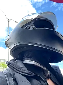 Ema Rose  online show from December 22, 2025, 5:35 pm