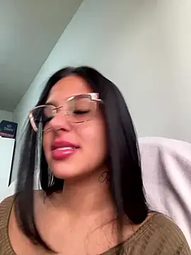 jujuarantes  2026 online show from January 16, 2026, 11:58 am