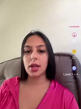 jujuarantes  2026 online show from May 27, 2026, 2:24 pm