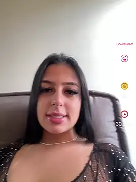 jujuarantes  2026 online show from May 8, 2026, 1:26 pm