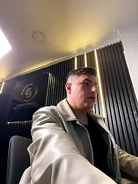 Agustindelarosa  online show from December 20, 2025, 9:39 pm