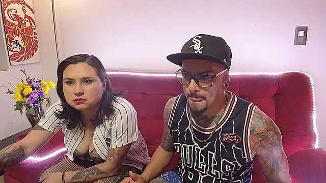 Snapshot of demond_n_violet chatting on January 8, 2026, 2:06 am demond n violet online show from January 8, 2026, 2:06 am