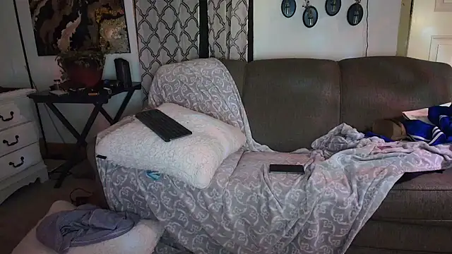 ThicciLake online show from February 7, 2026, 8:33 am