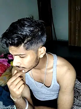 Snapshot of xrealcam699 chatting on February 24, 2026, 10:05 am xrealcam699 online show from February 24, 2026, 10:05 am