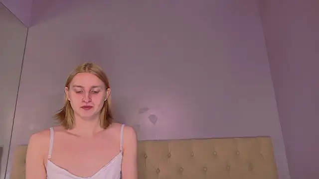 Snapshot of Cortie_Crystal chatting on January 8, 2026, 4:51 am Cortie Crystal online show from January 8, 2026, 4:51 am