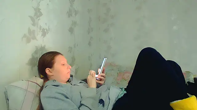 Snapshot of CrystallAngel chatting on March 21, 2026, 3:05 pm CrystallAngel online show from March 21, 2026, 3:05 pm