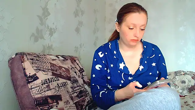 Snapshot of CrystallAngel chatting on February 5, 2026, 11:50 am CrystallAngel online show from February 5, 2026, 11:50 am