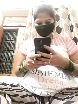 ritu7755 online show from April 25, 2026, 3:42 pm