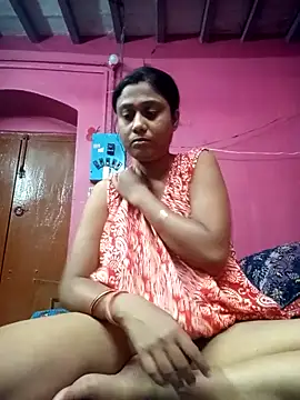Hooghlypinkivabi online show from May 3, 2026, 2:09 pm
