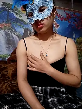 -Lovely-y online show from May 6, 2026, 12:03 am