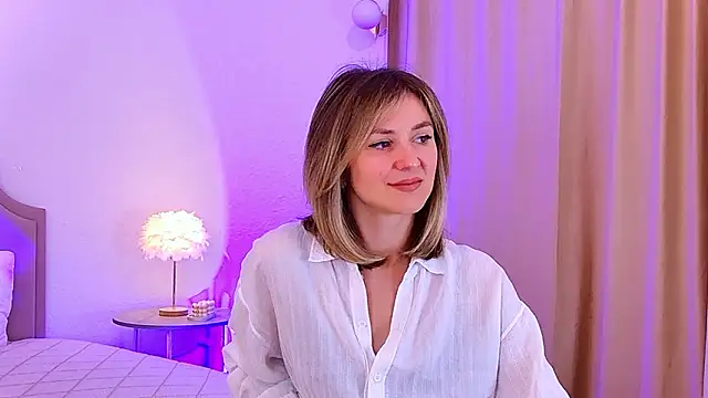 EmeraldGlow online show from February 8, 2026, 2:59 pm