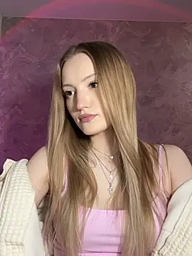 Snapshot of Heilagr chatting on January 8, 2026, 5:19 pm Heilagr online show from January 8, 2026, 5:19 pm